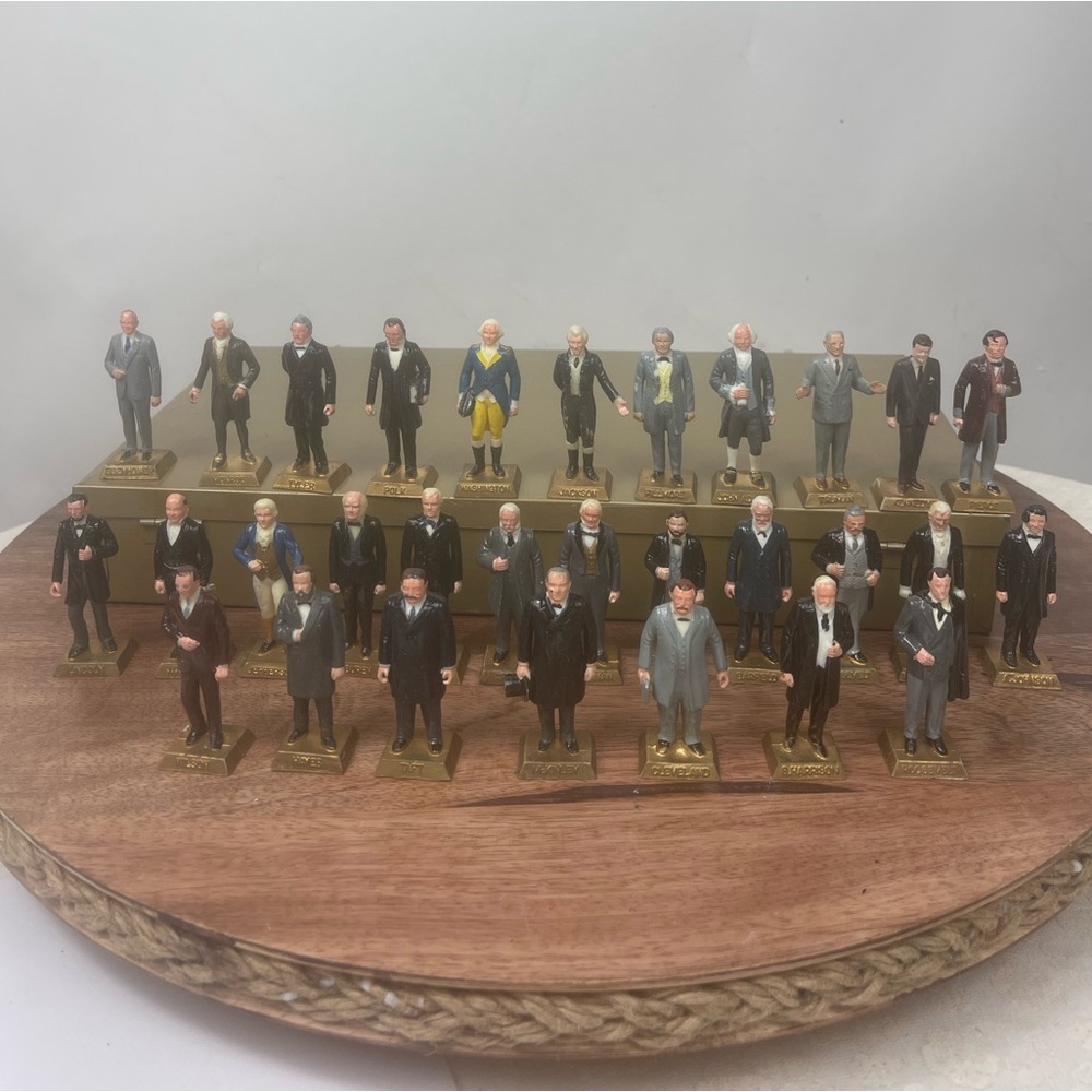 Vintage pierce preisdents of the US lot of 30 pieces.